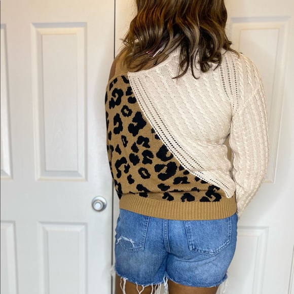 NWT Leopard Off the shoulder Sweater - Picture 3 of 3